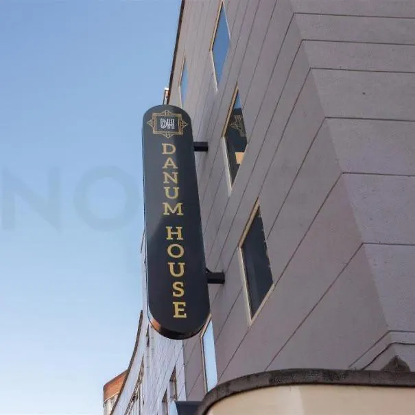 Spacious Urban City Apartment Doncaster