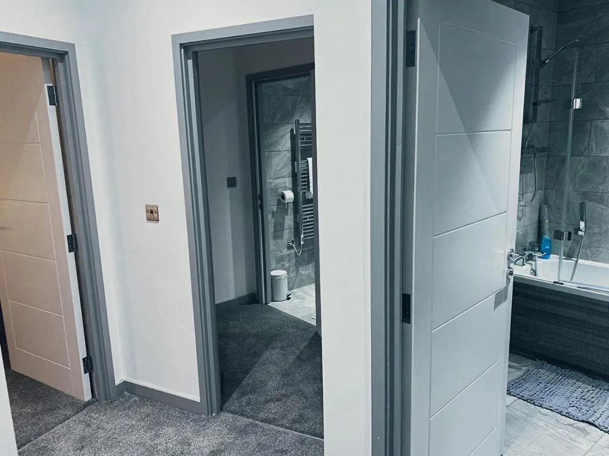 Spacious Urban City Apartment Doncaster